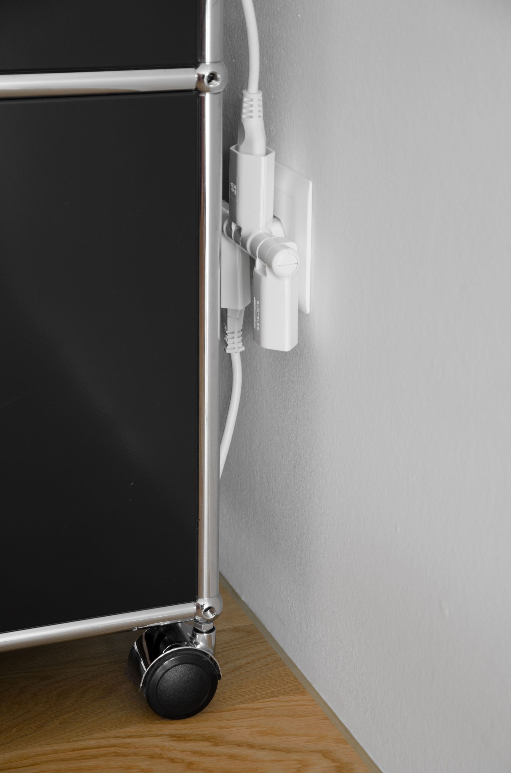 multi adaptateur clip-clap 3x type 13 3 pôles noir BS