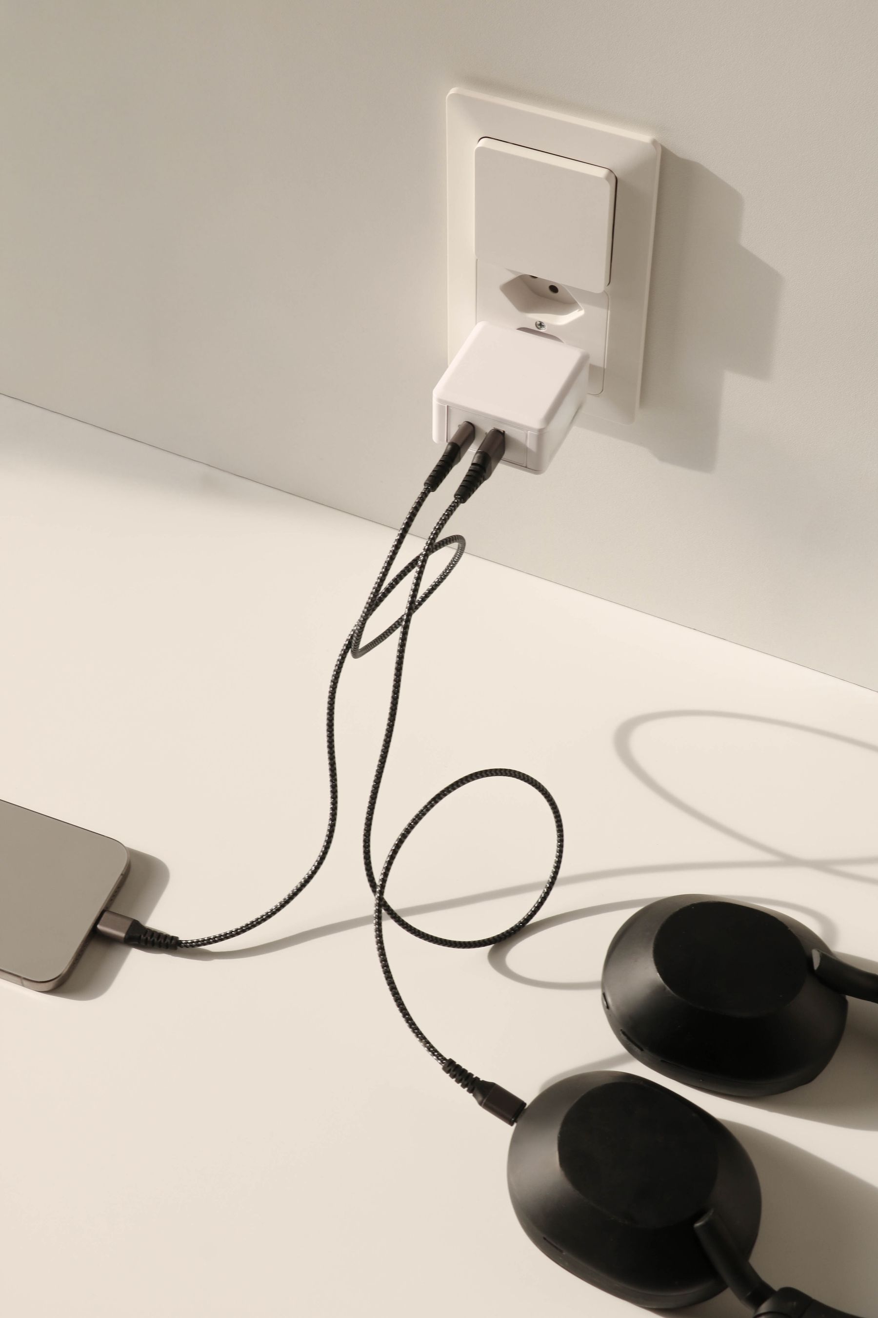 adattatore di ricarica rapida USB 1x USB-C PD 1x USB-A 45W bianco