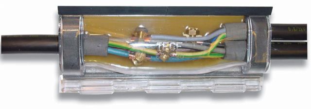 Manchon en résine coulée AVM 40-175 Passage ou dérivation