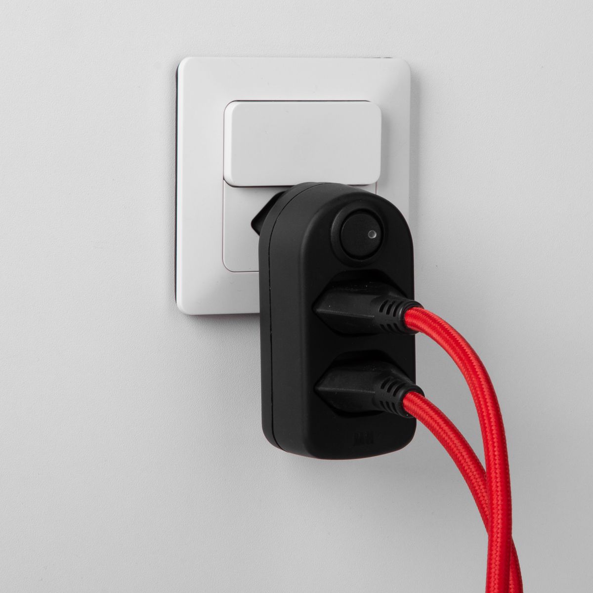 Multi adaptateur ADAPT 2x type 13 rouge rotatif BS