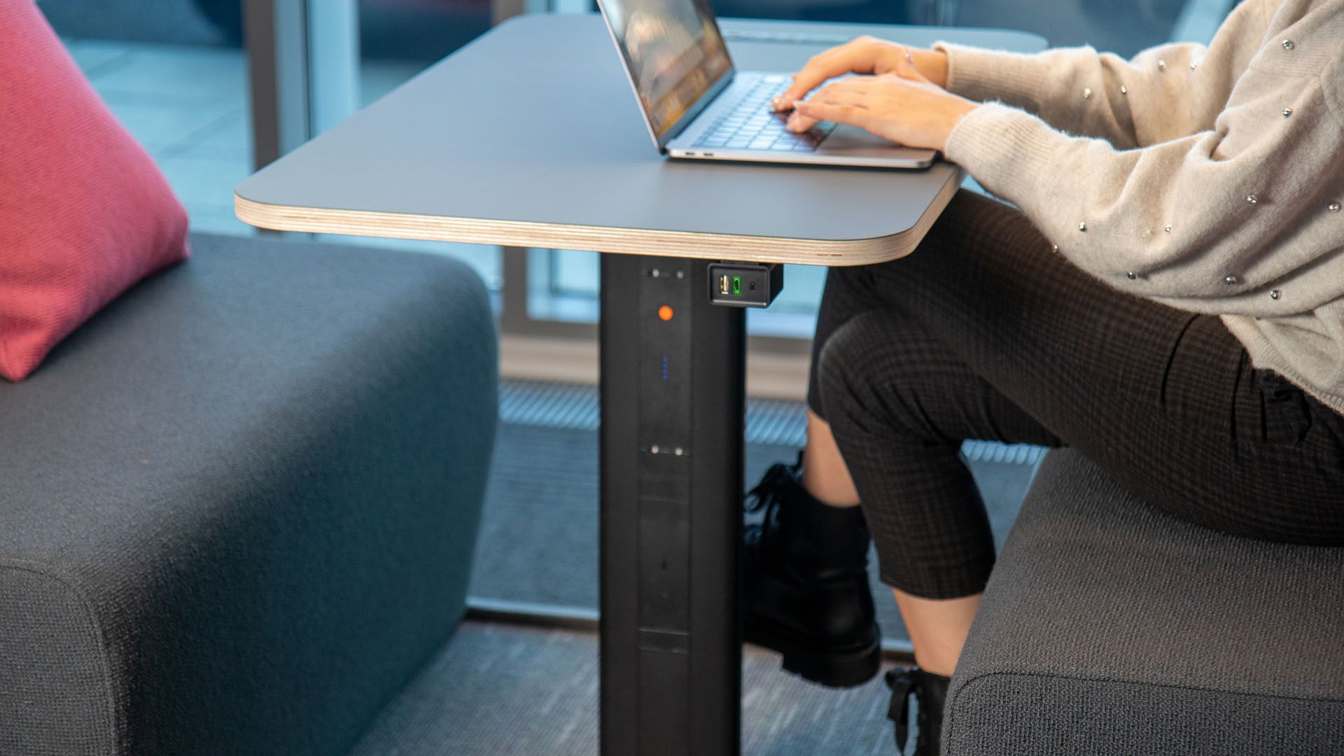 LIBERTY unité de prise de courant Piccolo +USB-A/C 12/60W noir