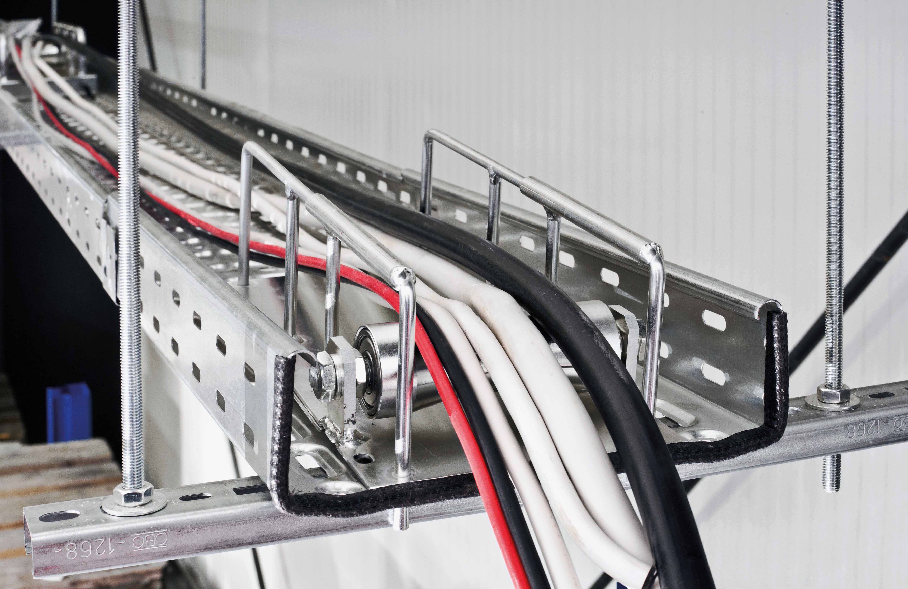 Ausili di posa per cavi Inizio percorso + tratti diritti Taximax