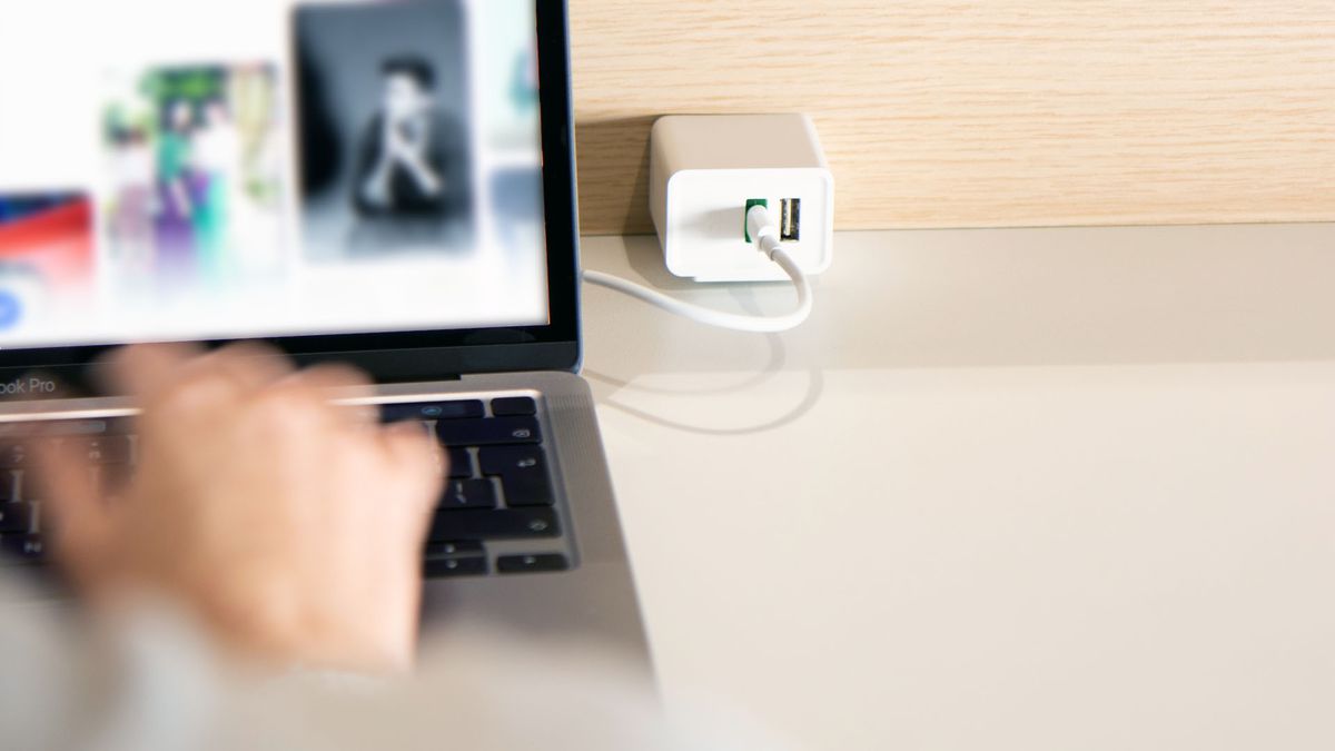 LIBERTY unité de prise de courant Piccolo +USB-A/C 12/60W blanc