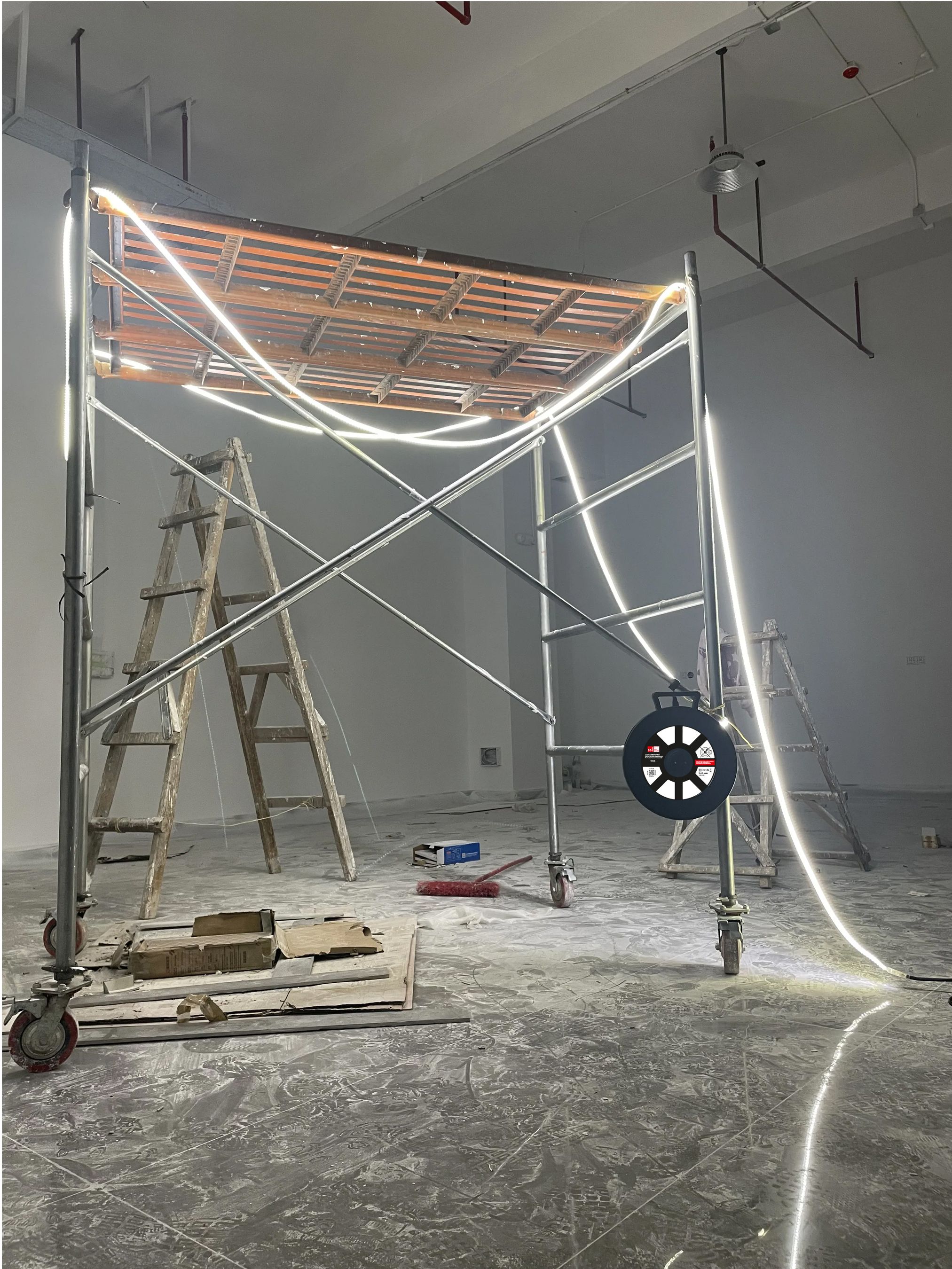 LED Lichtbandrolle 10m 2-seitig 360° 4000K 8600lm IP55