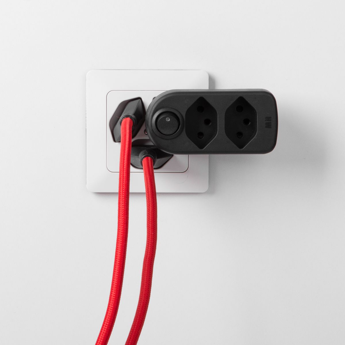 Multi adaptateur ADAPT 2x type 13 rouge rotatif BS