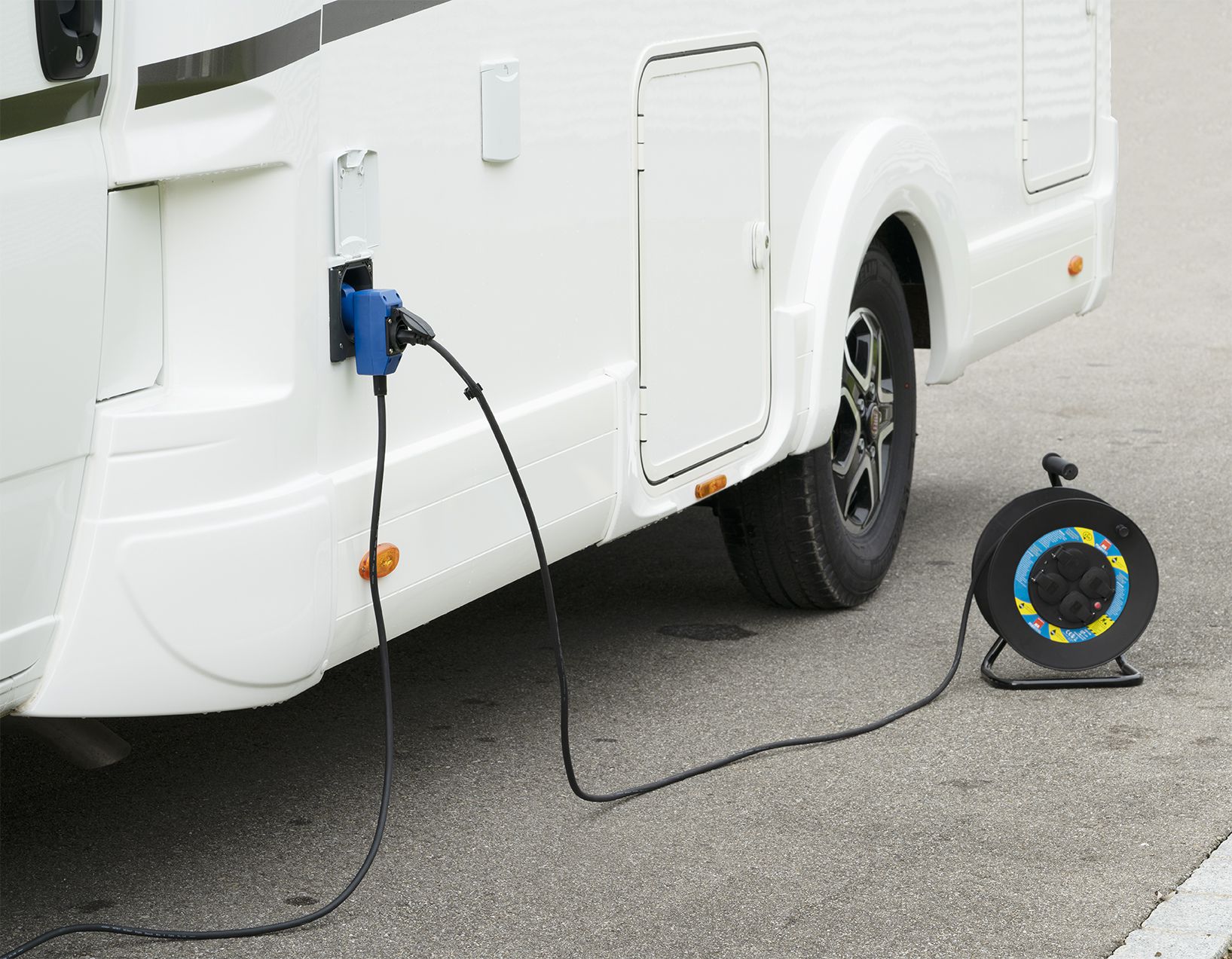 Prolunga CEE H07RN-F3G1.5 nero 1.5m IP44 3 poli angolata