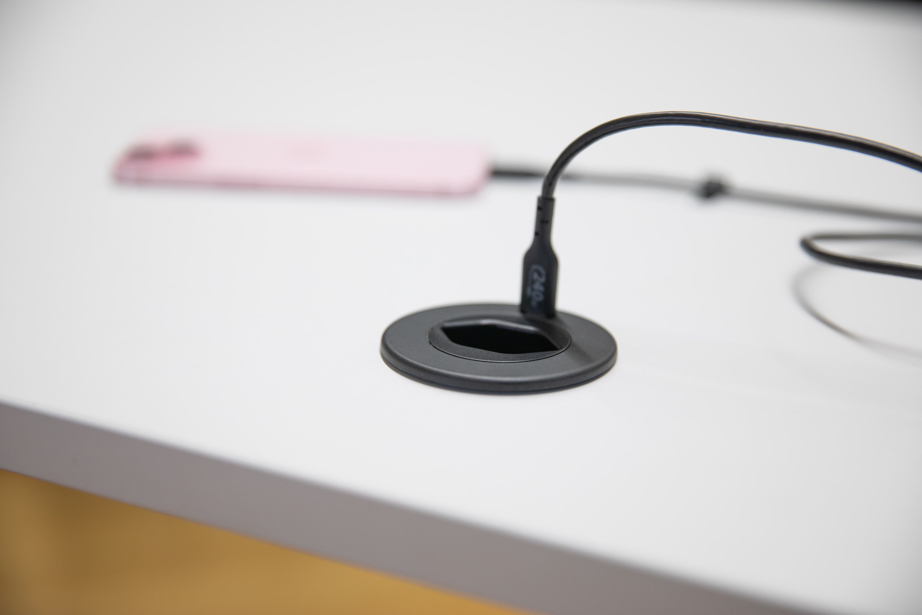 SOLO Steckdoseneinheit Edelstahl 1x Typ 13 1x USB-C