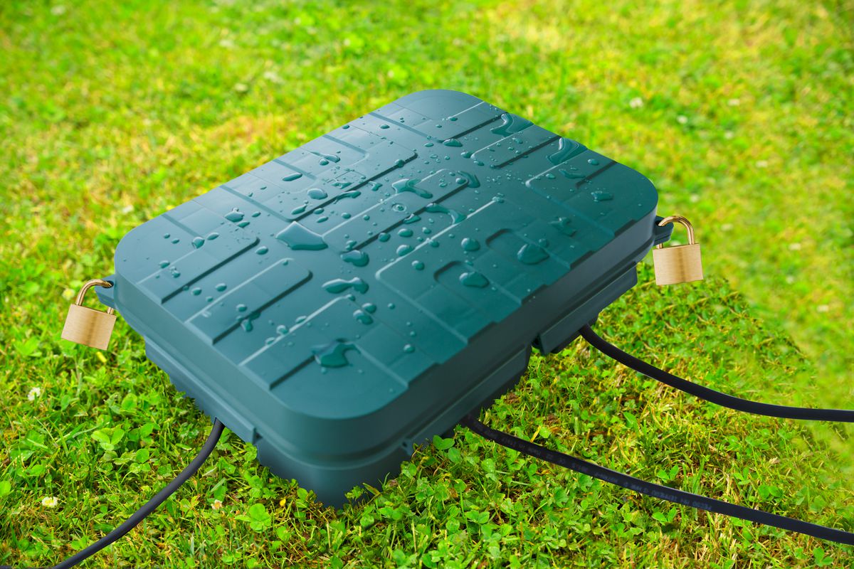 SAFETY BOX L vert IP55