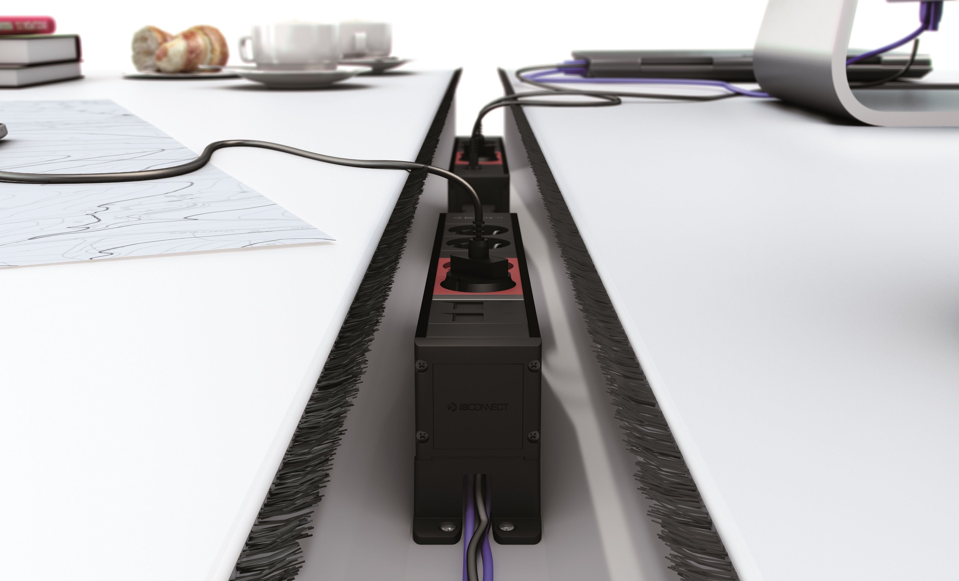 CUBO bloc multiprise noir 3x type 13 1x module vide