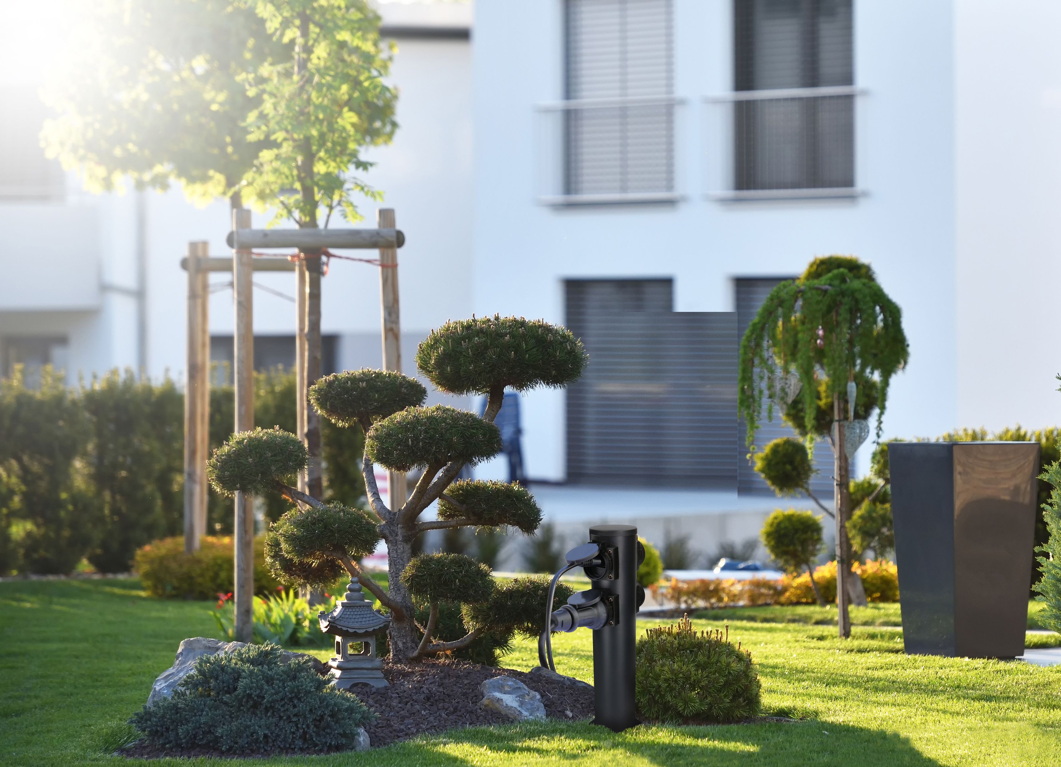 colonne de prises de jardin 4x type 13 IP55 rond acier noir mat