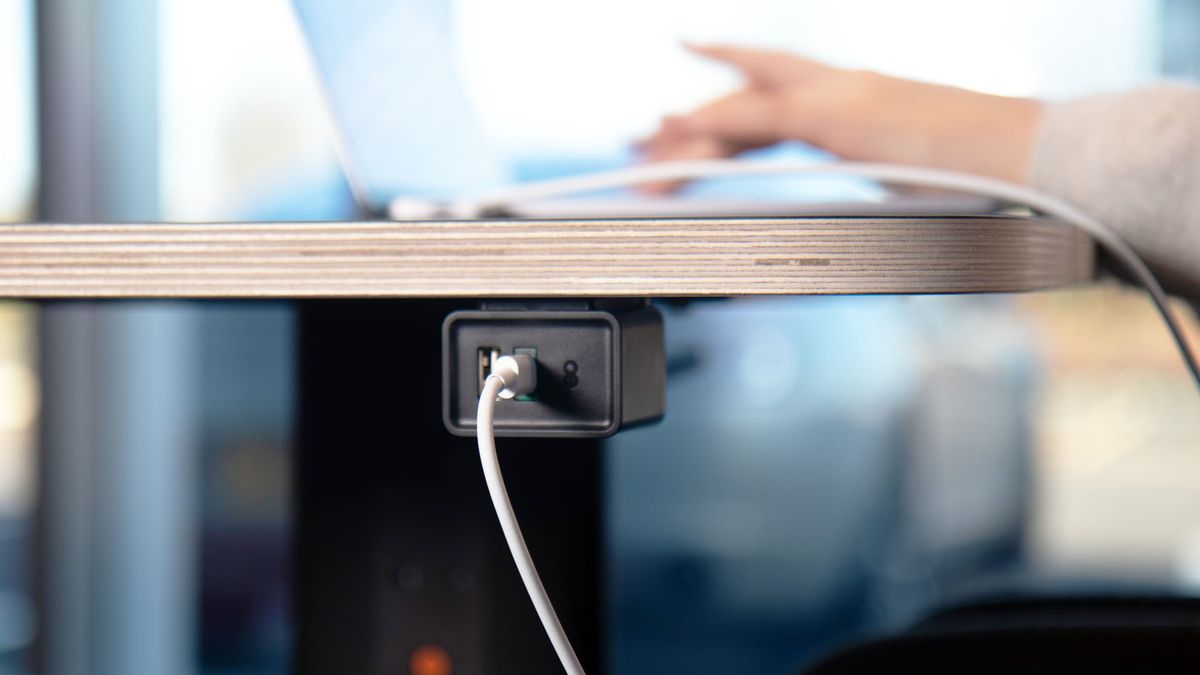 LIBERTY unité de prise de courant Piccolo +USB-A/C 12/60W noir