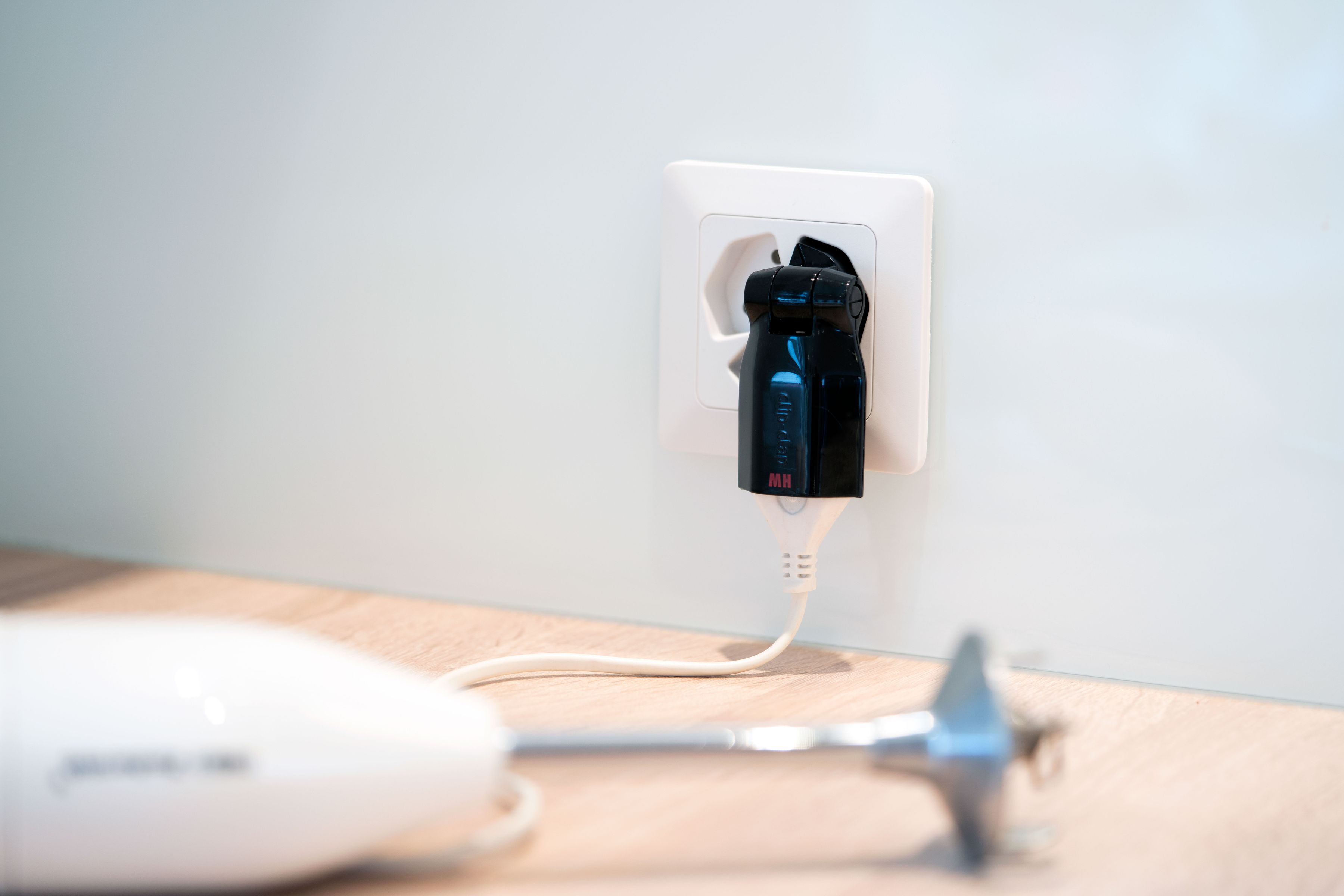 multi adaptateur clip-clap 1x type 13 3 pôles noir BS