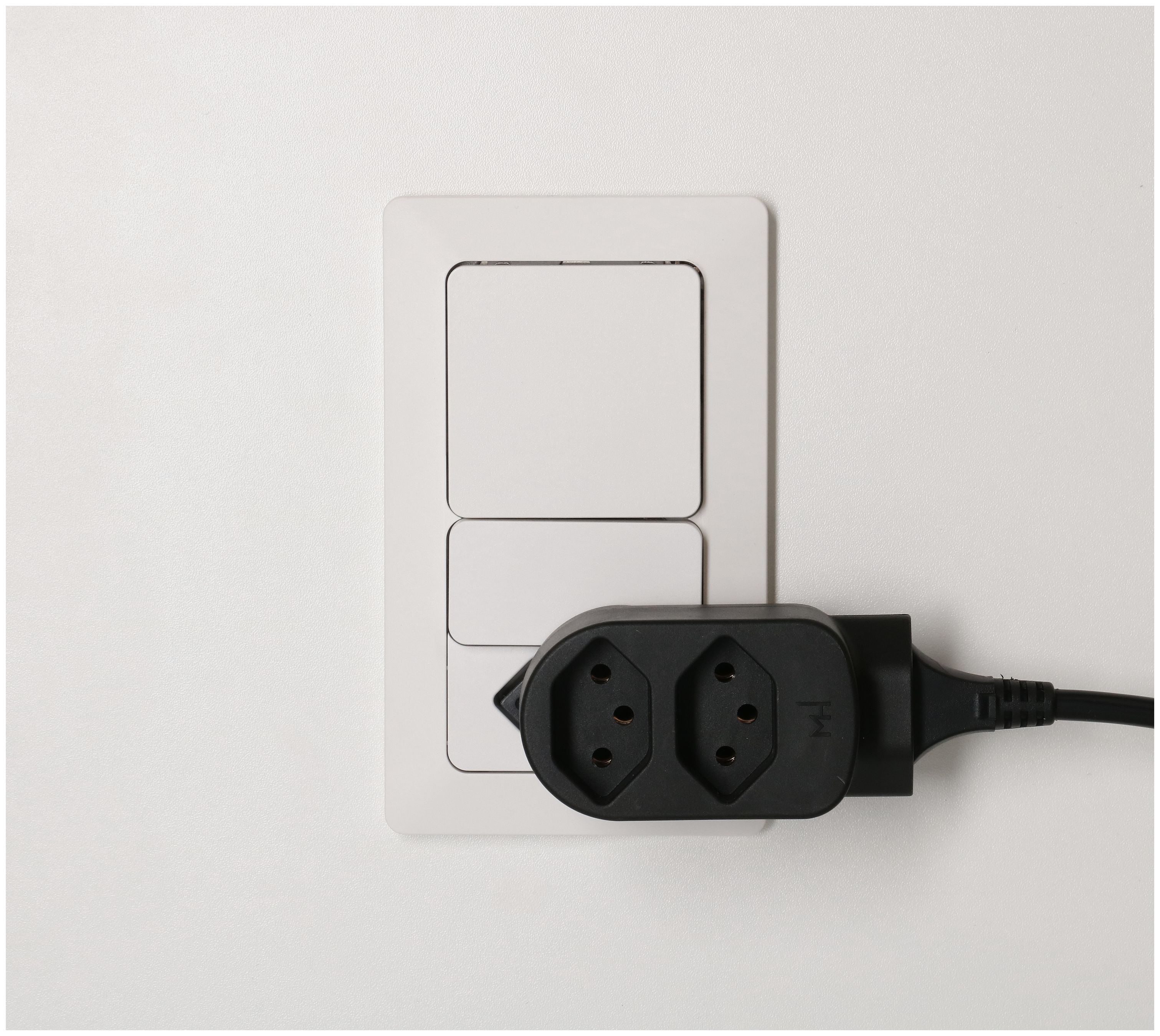 multi adaptateur ADAPT 2x type 13 blanc rotatif inter. Green+Fair