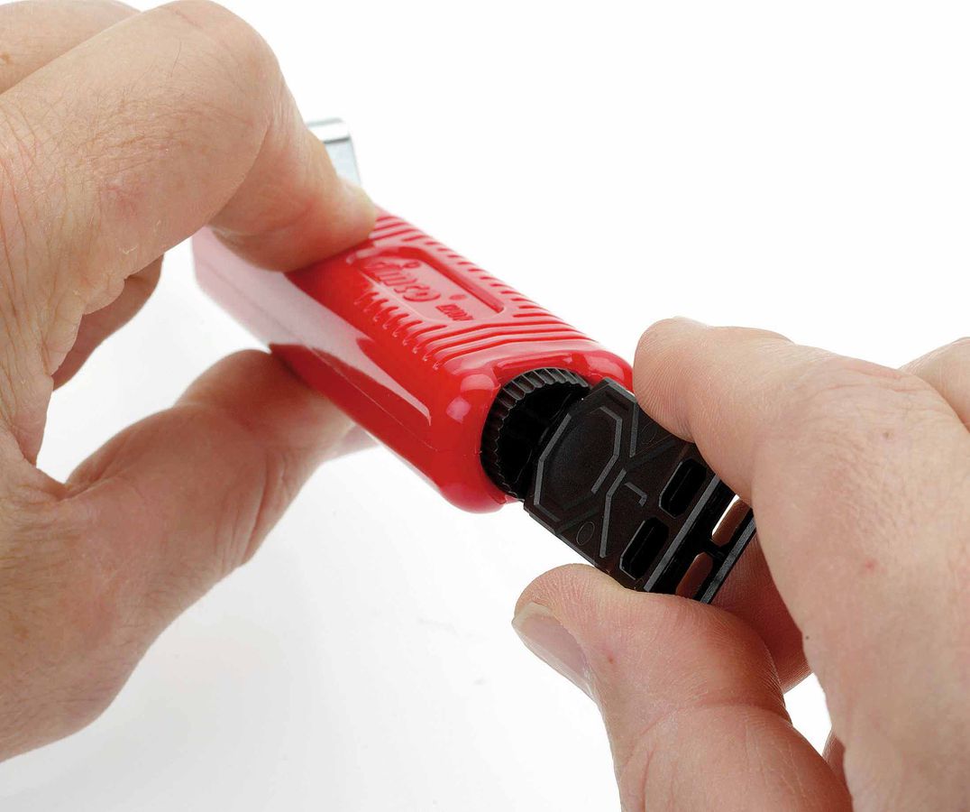 Couteau pour câbles avec lame à crochet 8-28mm de diamètre