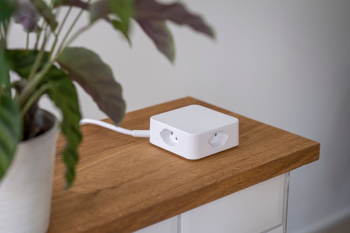 multiprise Cube 3x type 13 blanc / turquoise USB 2m clip-clap