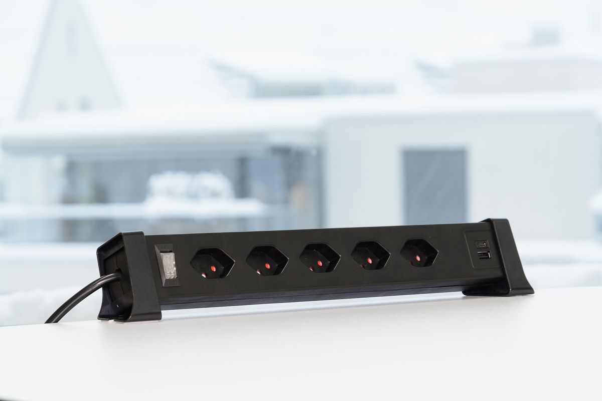 Support noir pour multiprise Safety Line