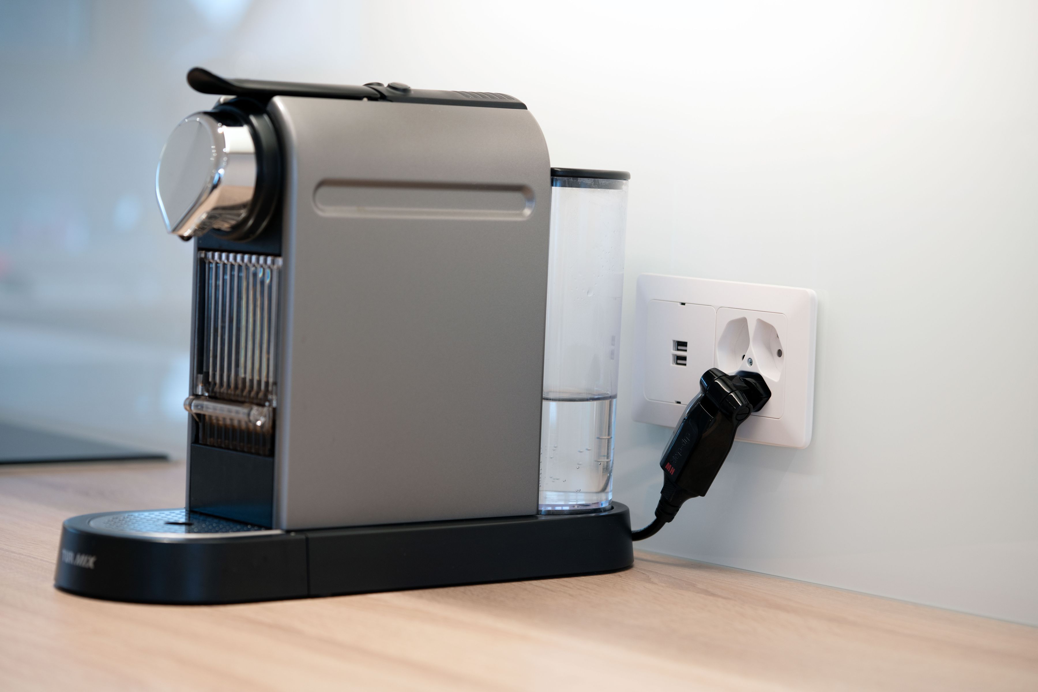 multi adaptateur clip-clap 1x type 13 3 pôles noir BS