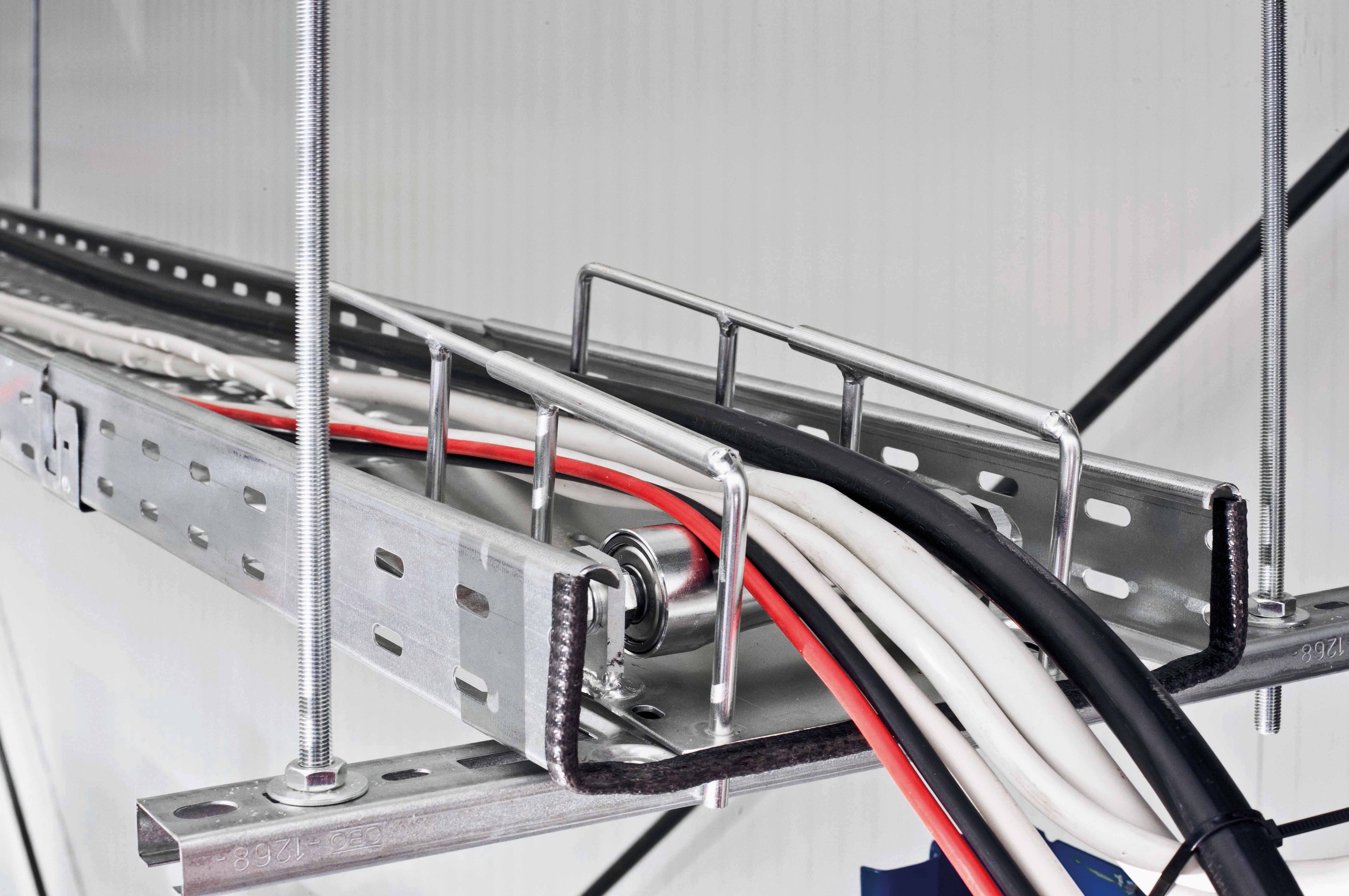 Ausili di posa per cavi Inizio percorso + tratti diritti Taximax