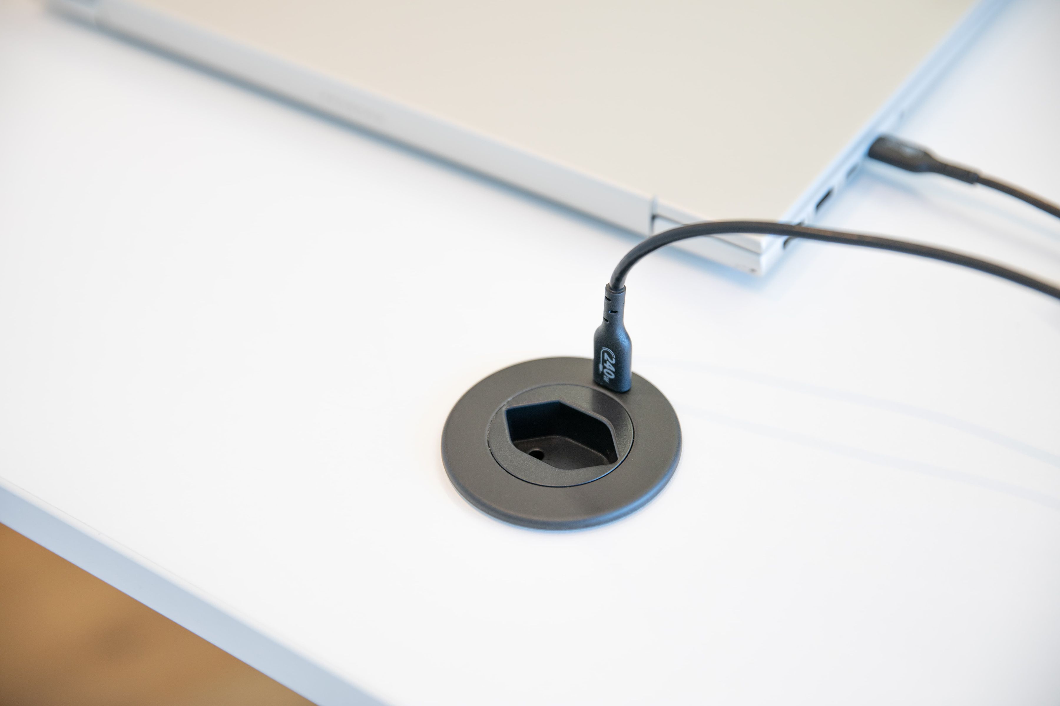 SOLO Steckdoseneinheit Edelstahl 1x Typ 13 1x USB-C