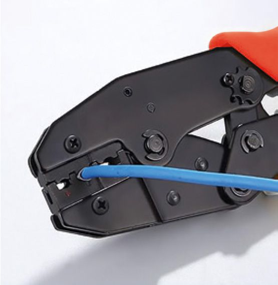 pince à sertir pour embout de câble et cosse à sertir